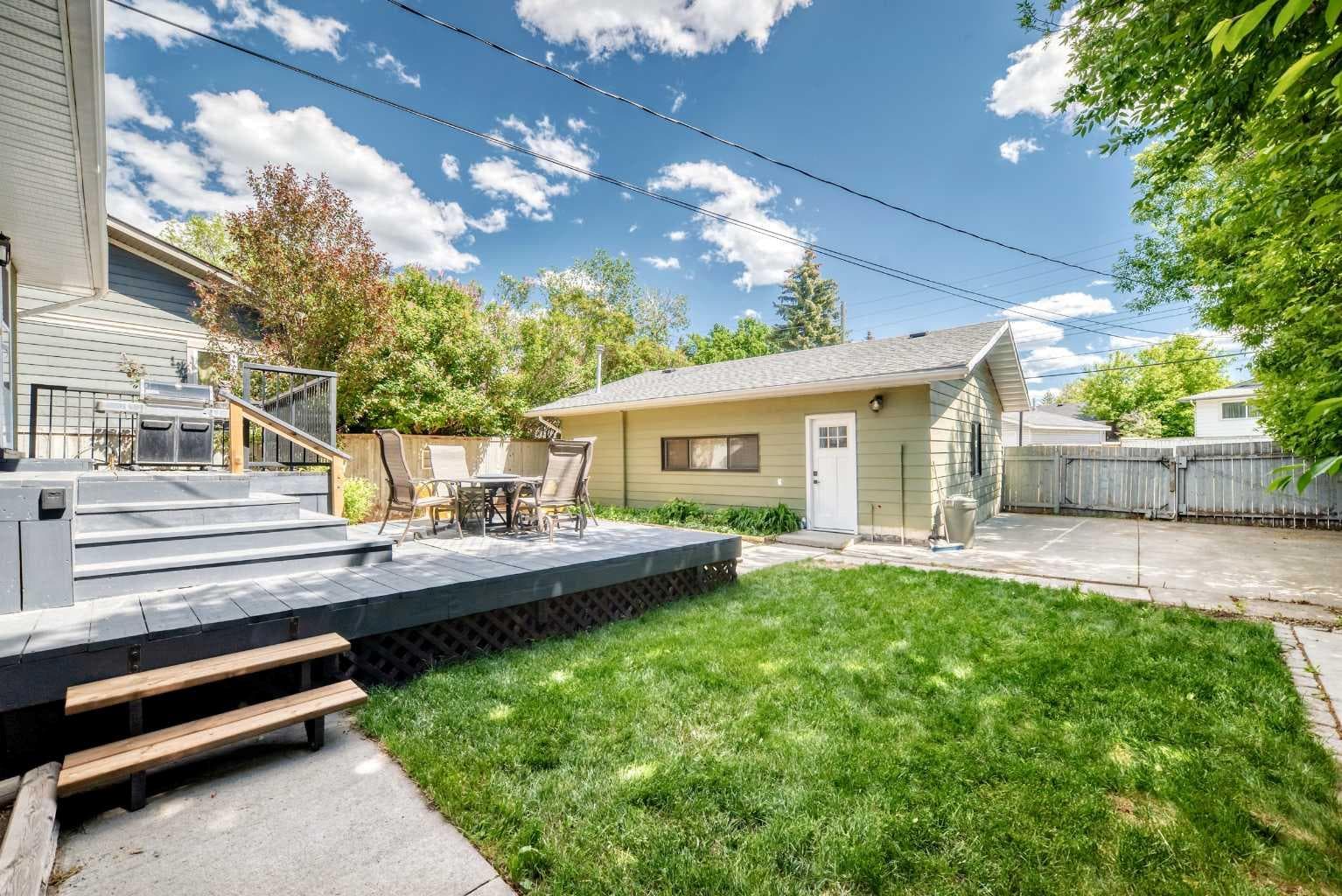 170 Lake Sylvan Close SE