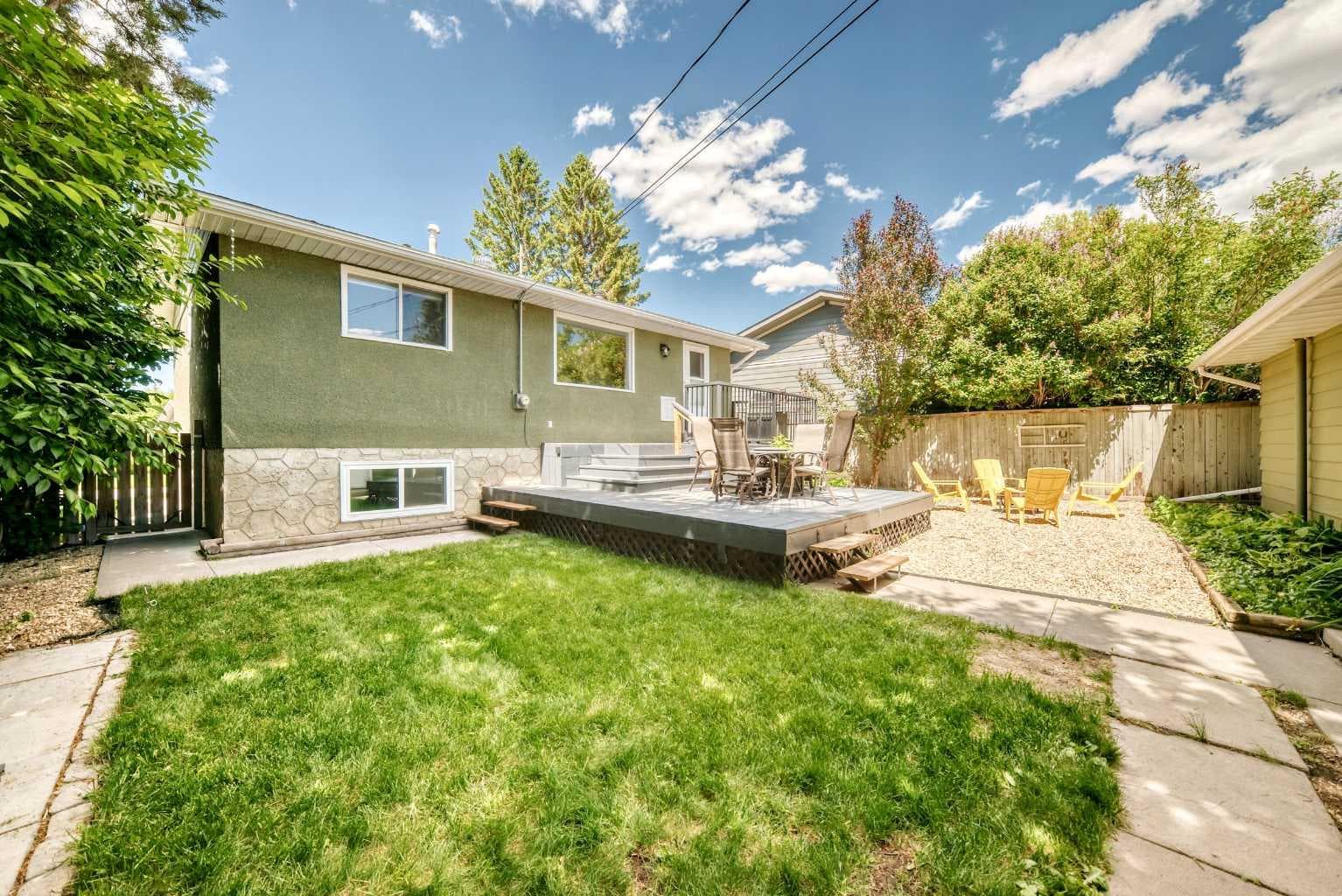 170 Lake Sylvan Close SE