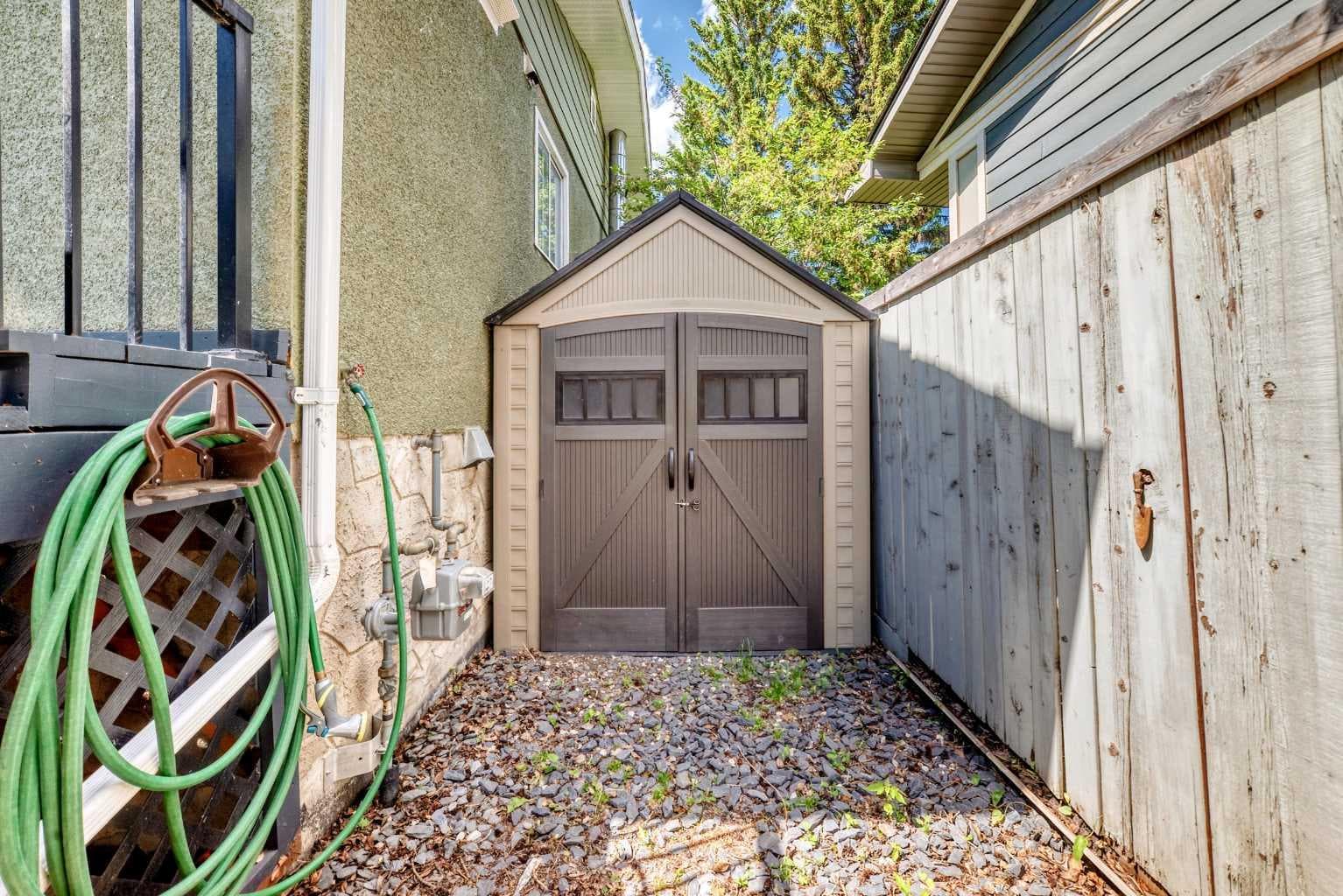 170 Lake Sylvan Close SE