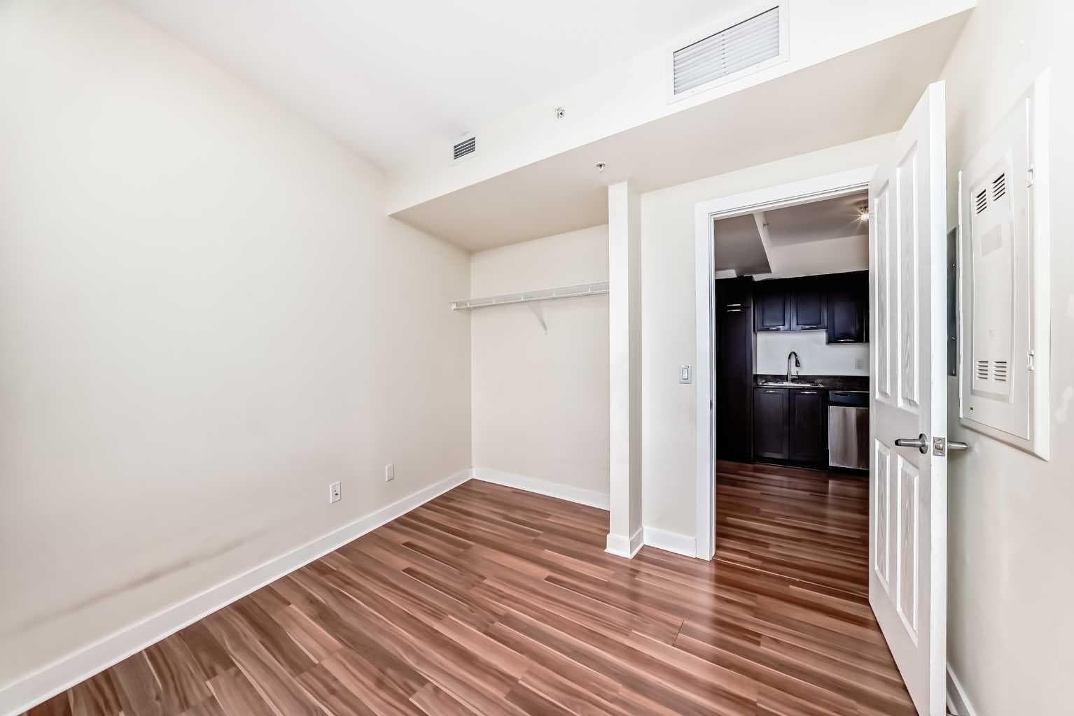 1607, 3830 Brentwood Road NW