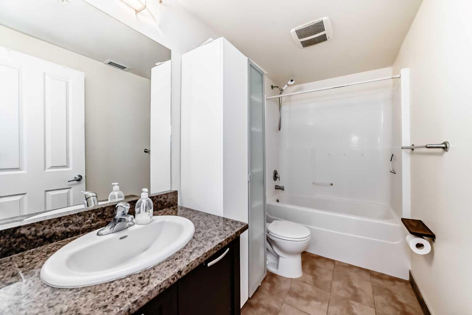 1607, 3830 Brentwood Road NW