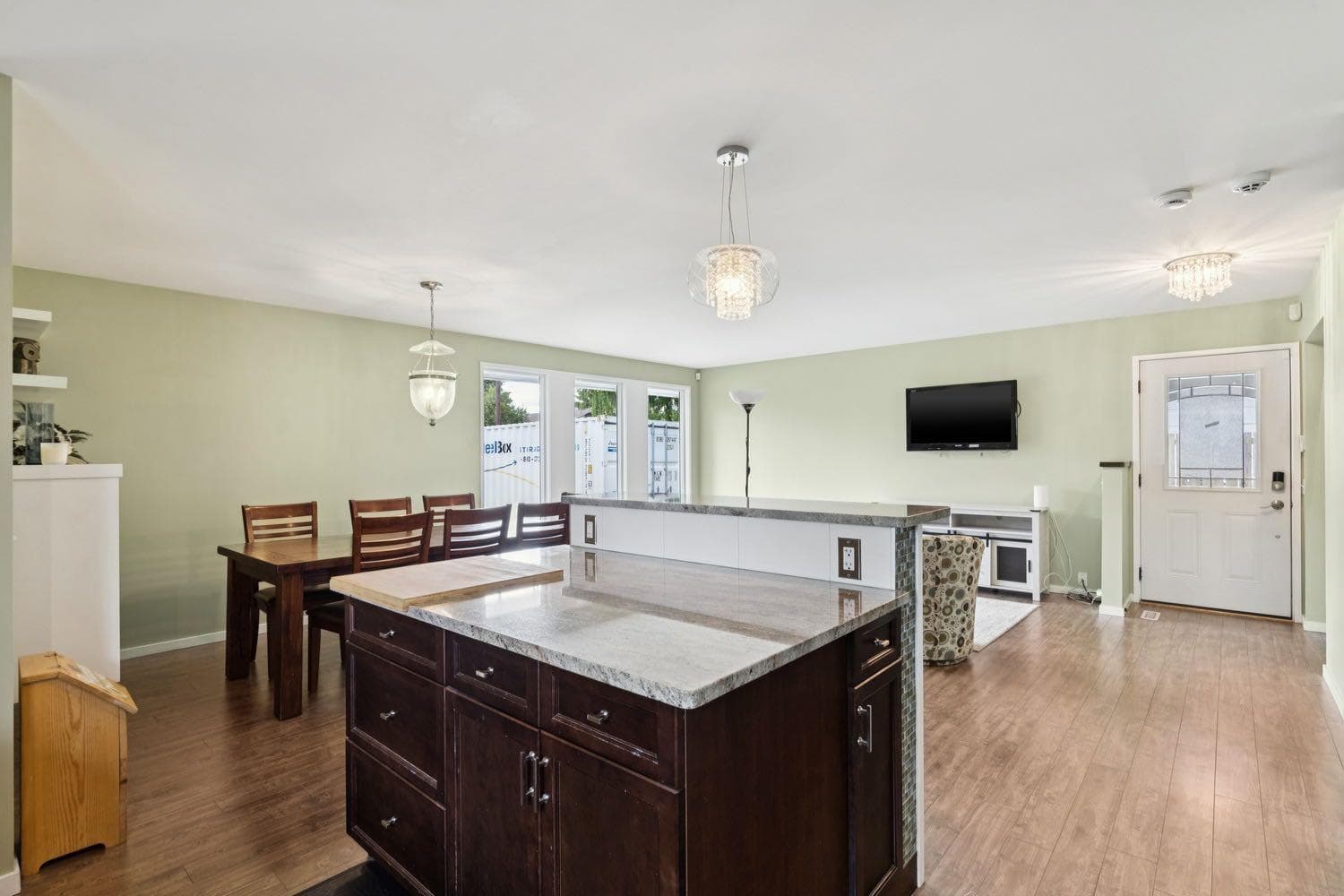 28 Cantrell Bay SW