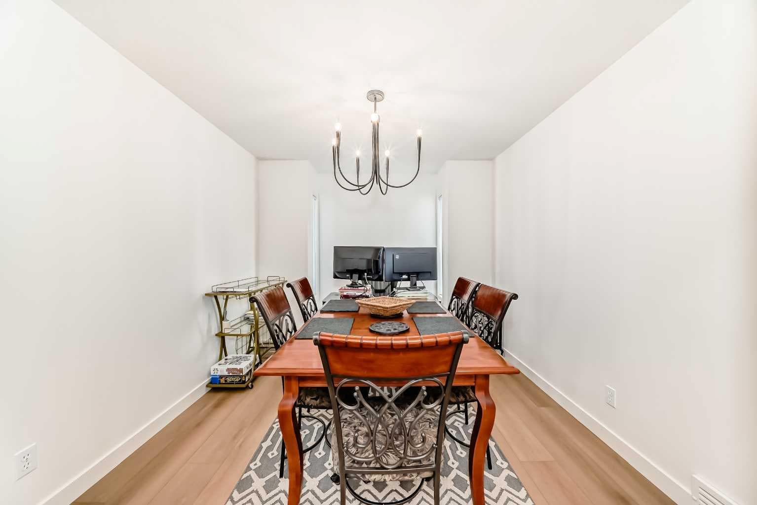 163 Shannon Circle SW
