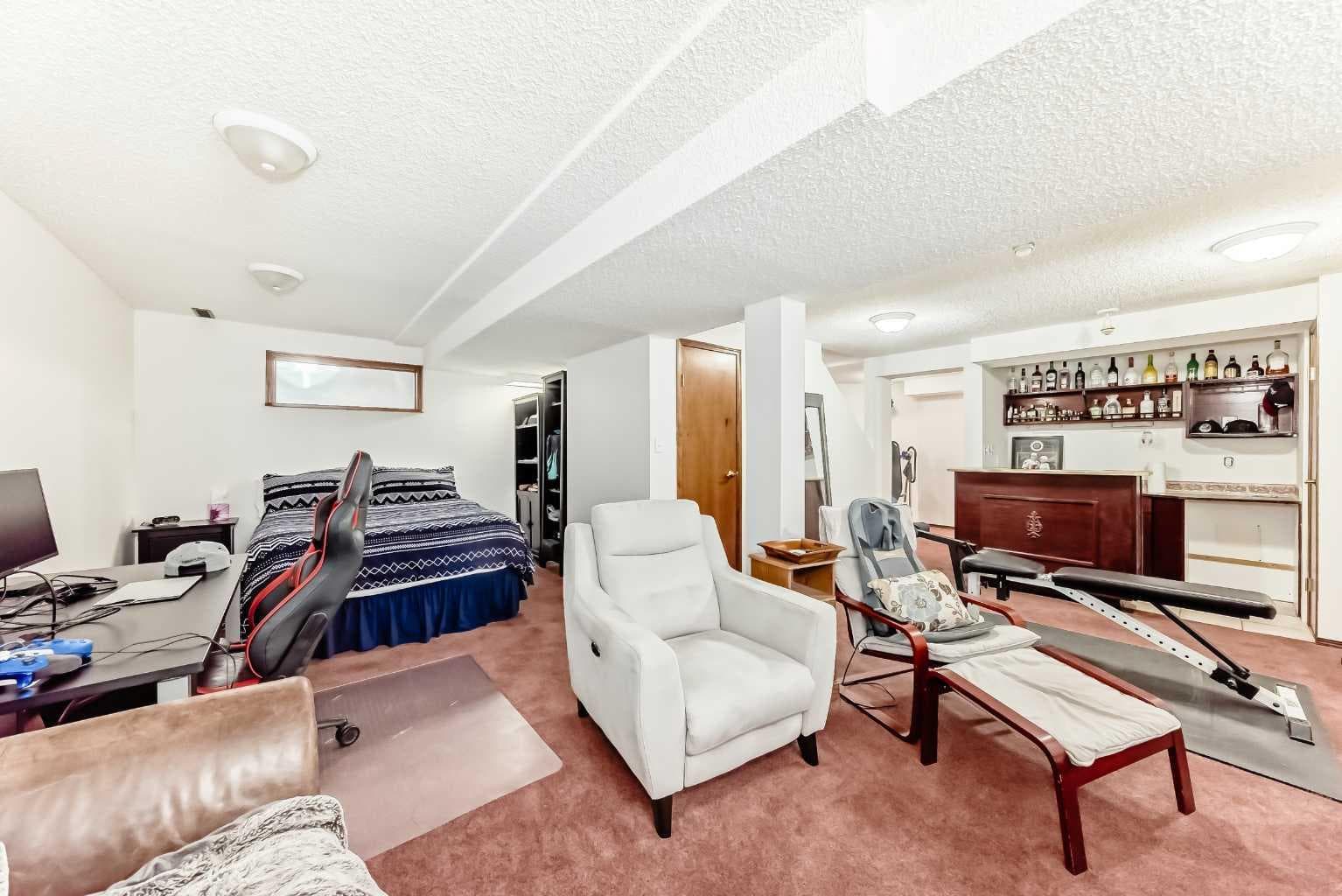 163 Shannon Circle SW