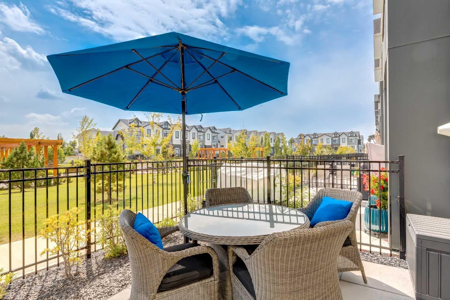 218 Les Jardins Park SE