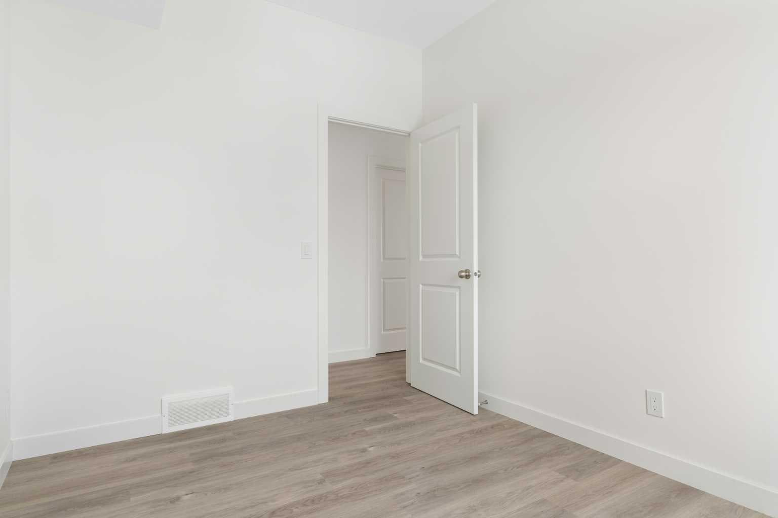 1303, 24 Rivercrest Drive 