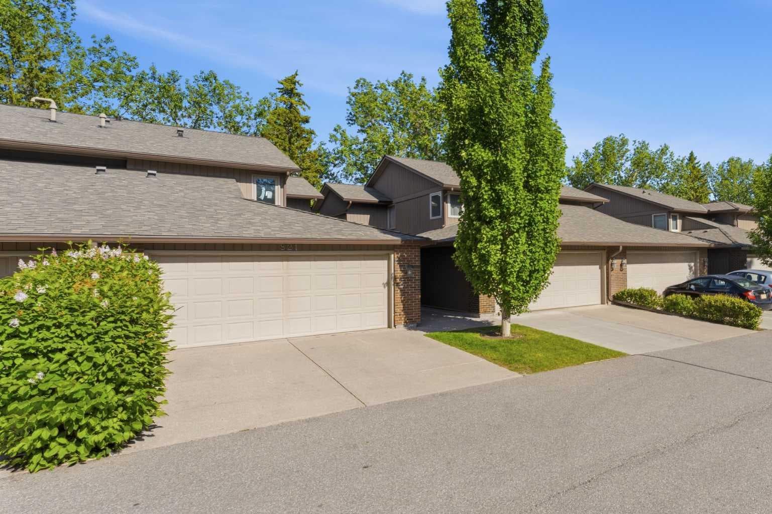 821, 860 Midridge Drive SE