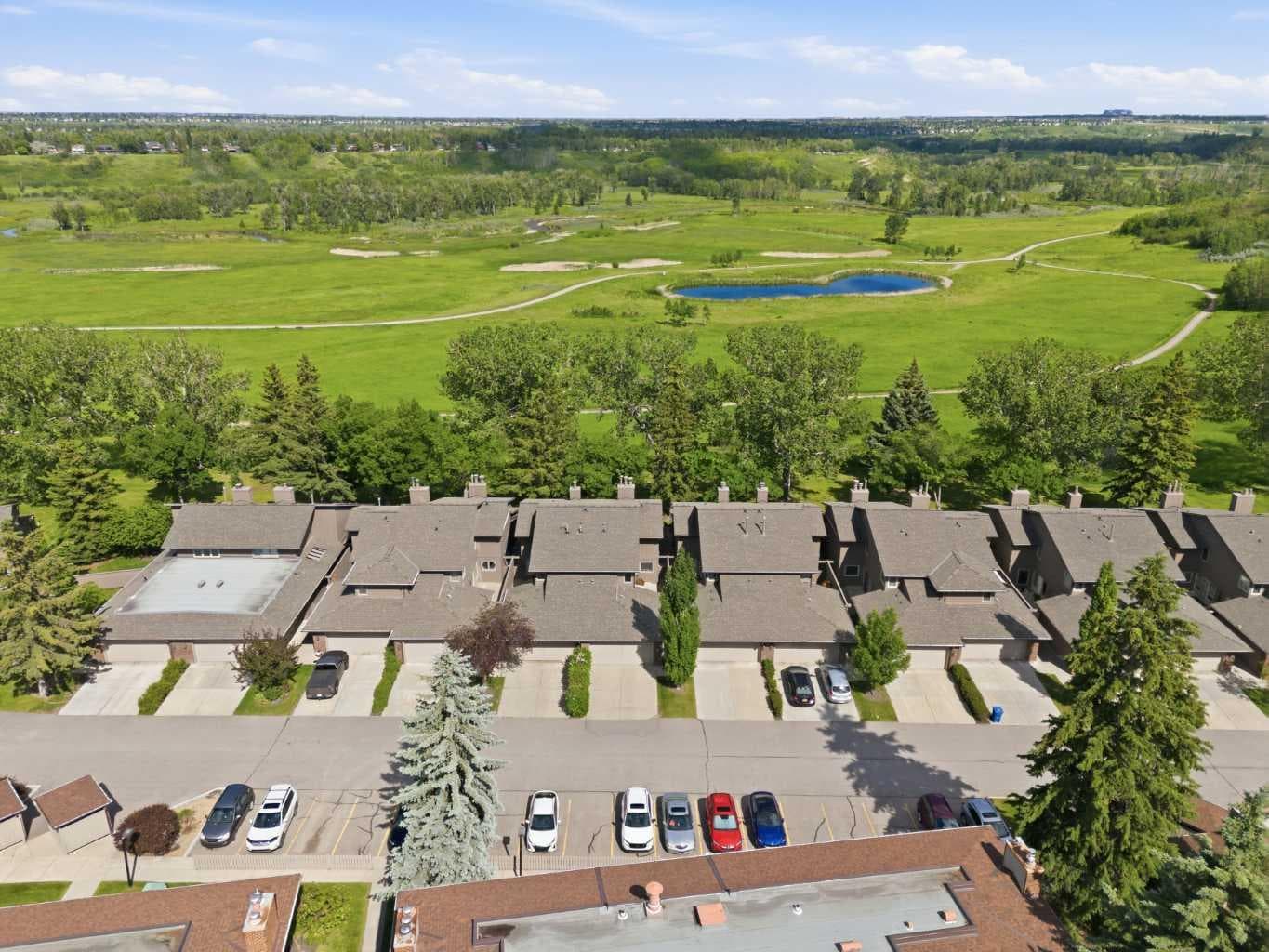 821, 860 Midridge Drive SE