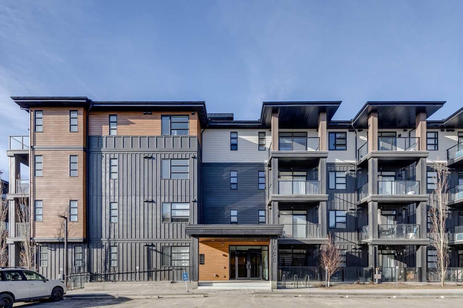2302, 55 Lucas Way NW