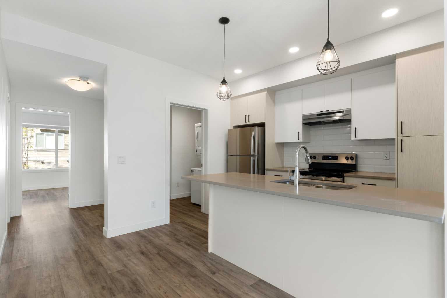1804, 24 Rivercrest Drive 