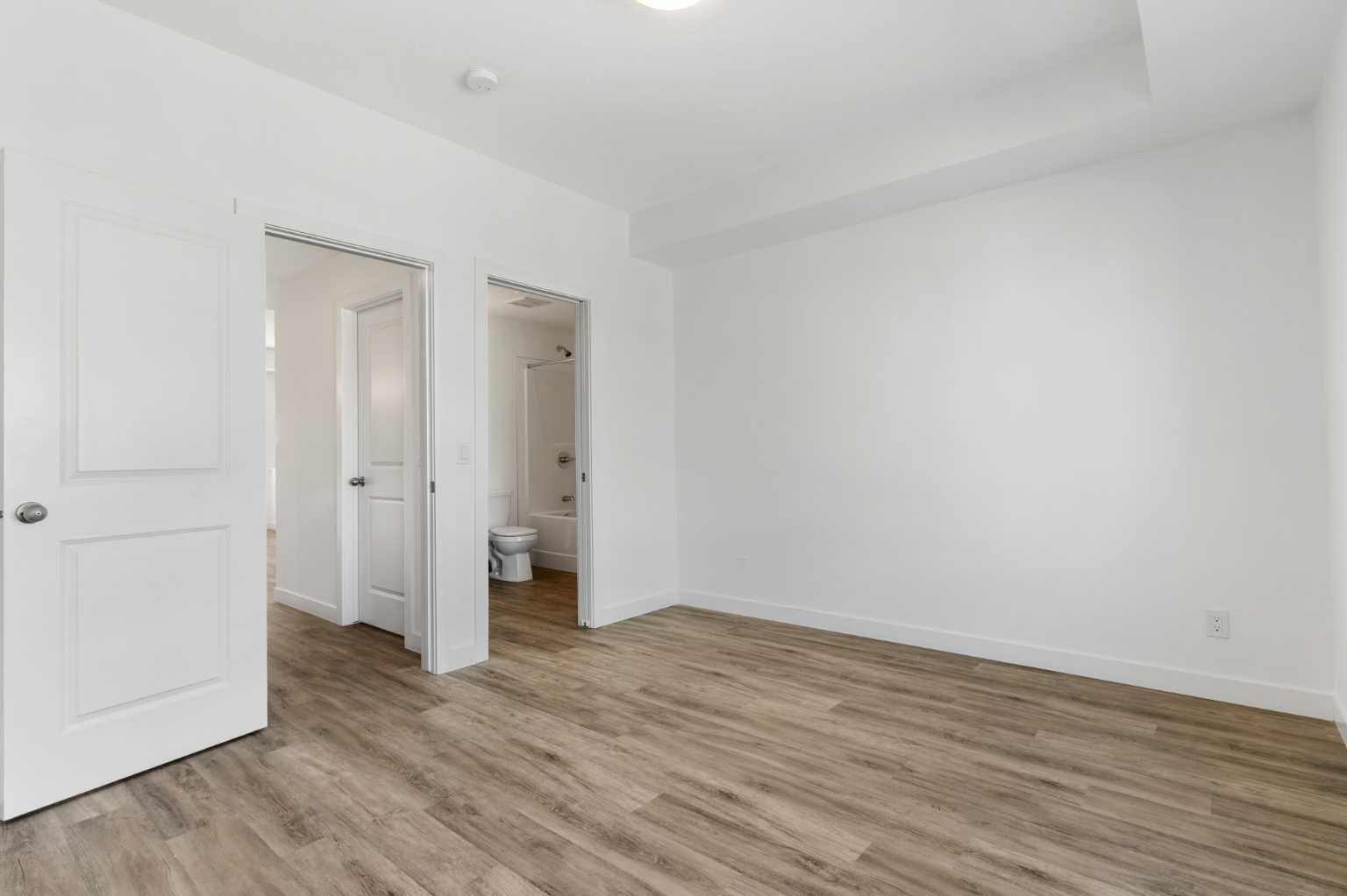 1804, 24 Rivercrest Drive 