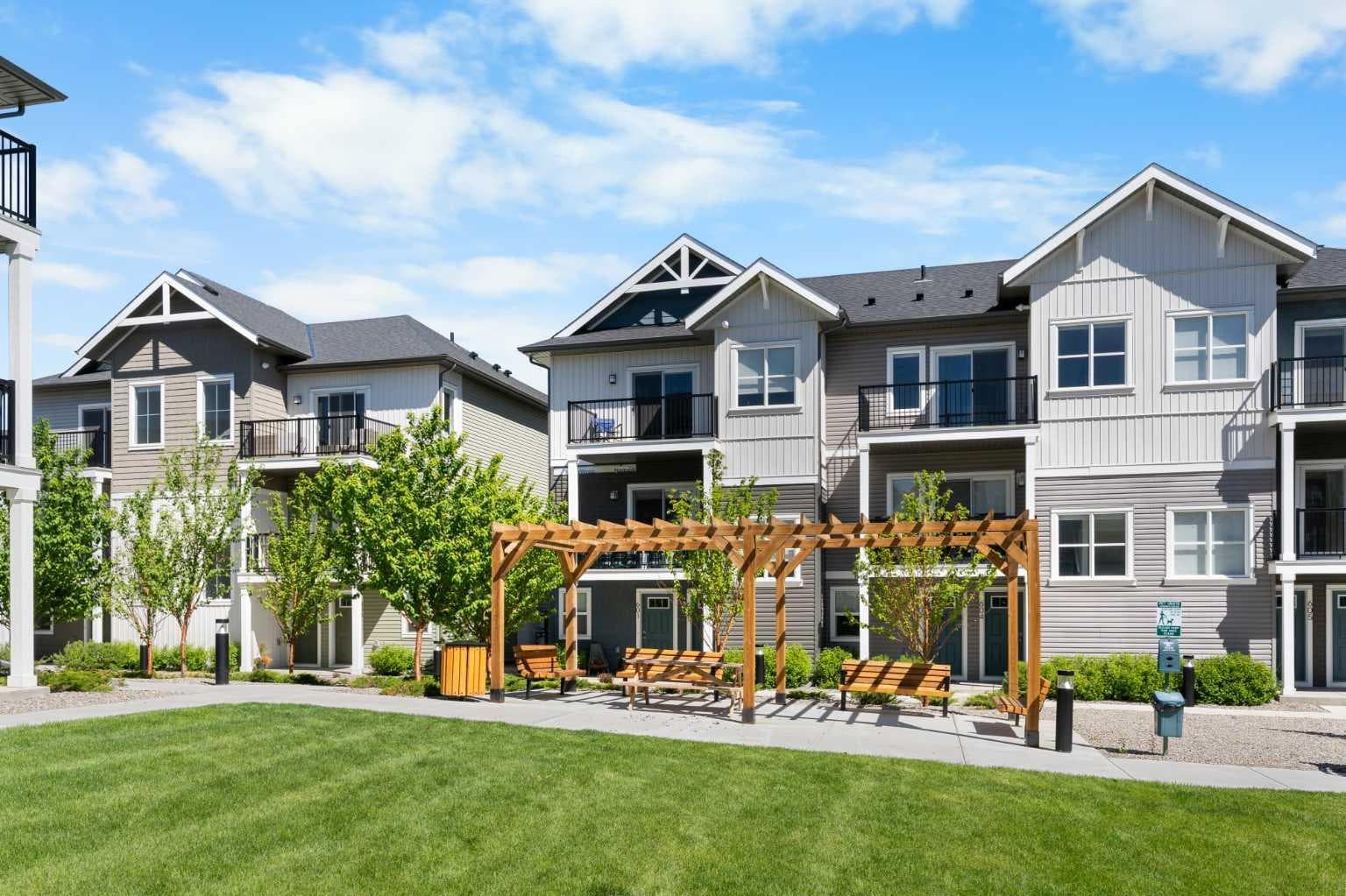 1804, 24 Rivercrest Drive 