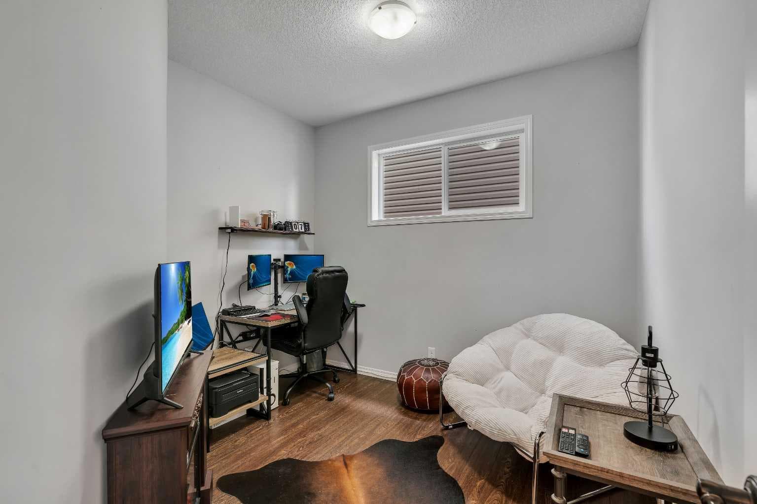 203 Bayview Circle SW