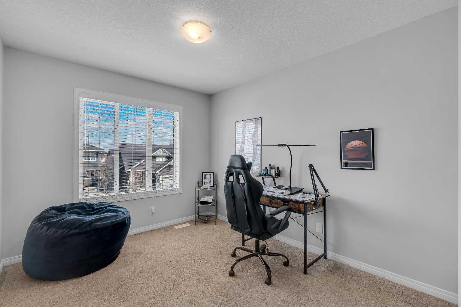 203 Bayview Circle SW