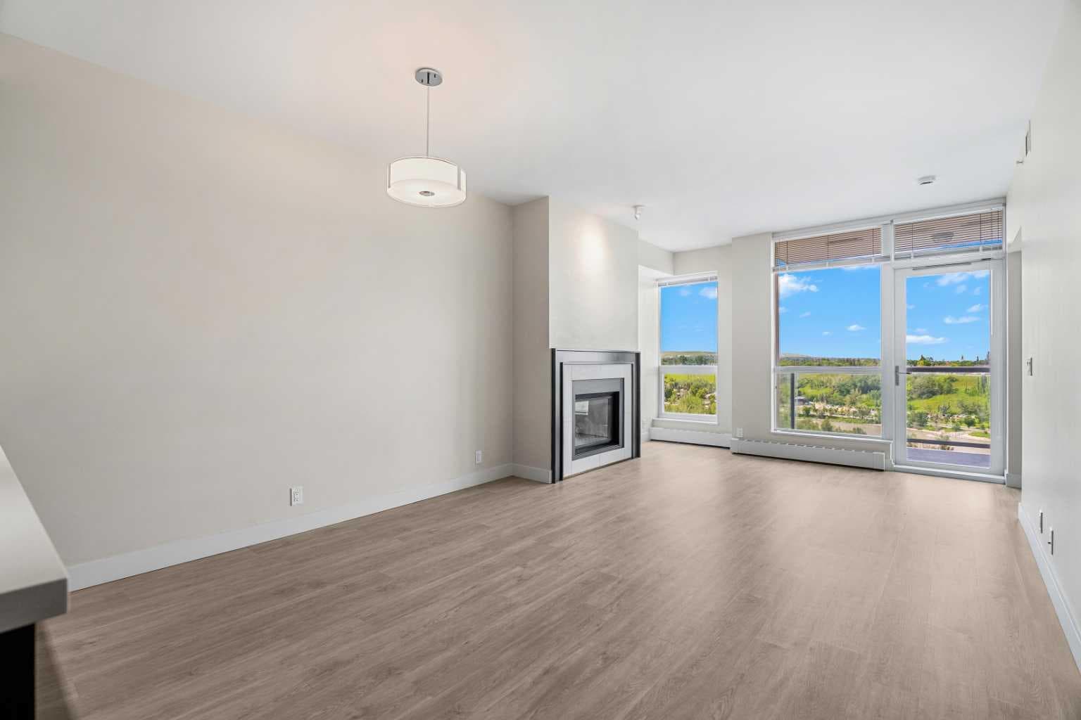 1712, 222 Riverfront Avenue SW