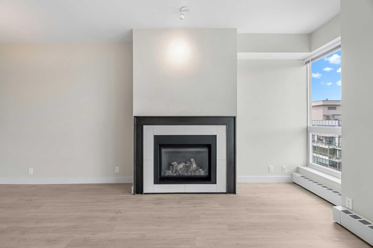 1712, 222 Riverfront Avenue SW
