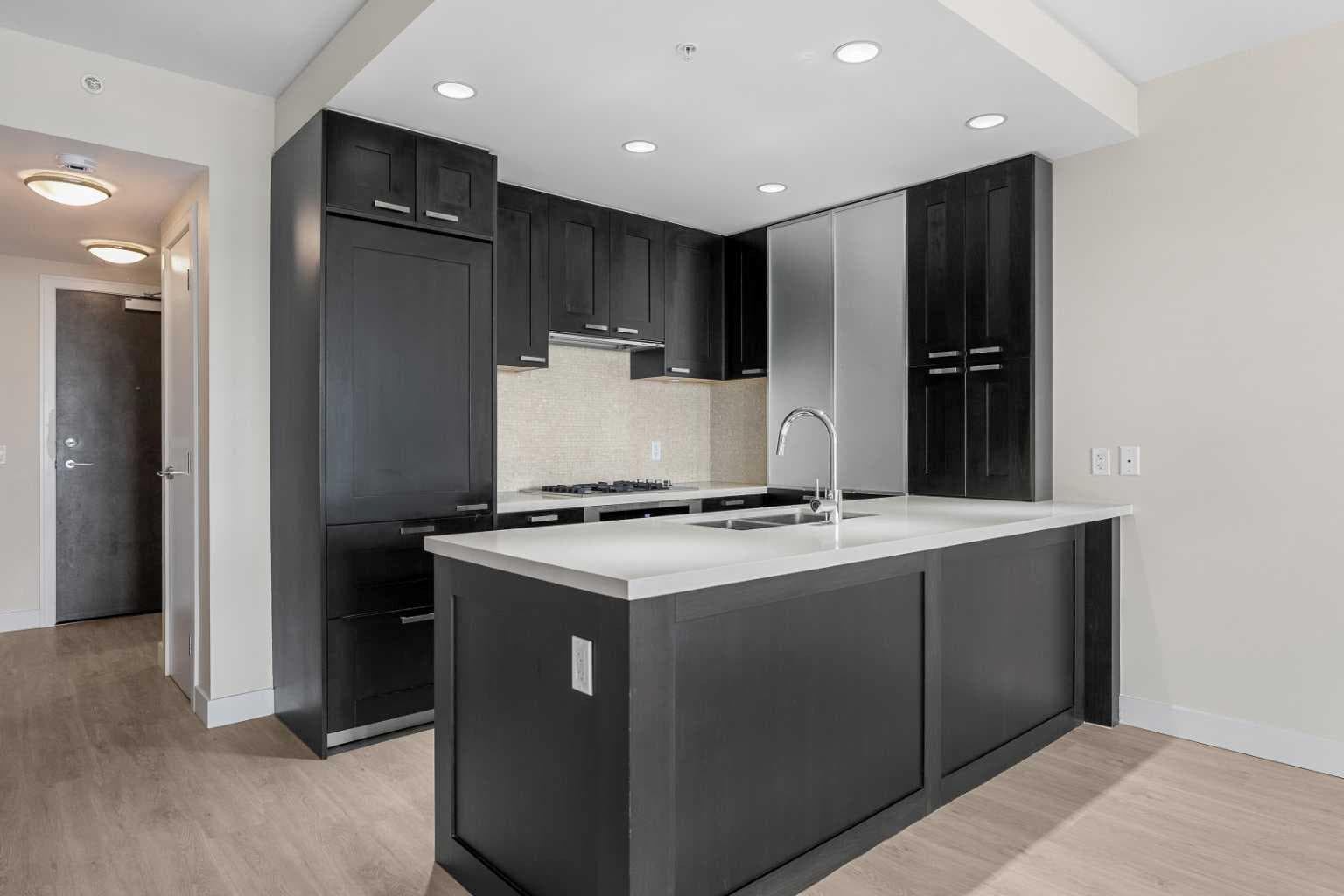 1712, 222 Riverfront Avenue SW