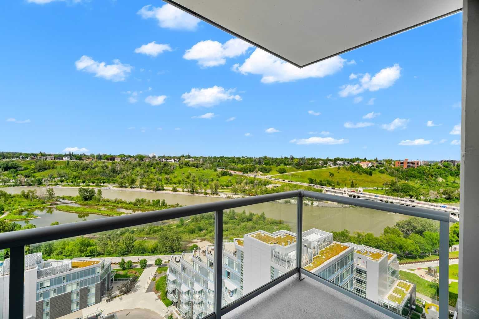 1712, 222 Riverfront Avenue SW