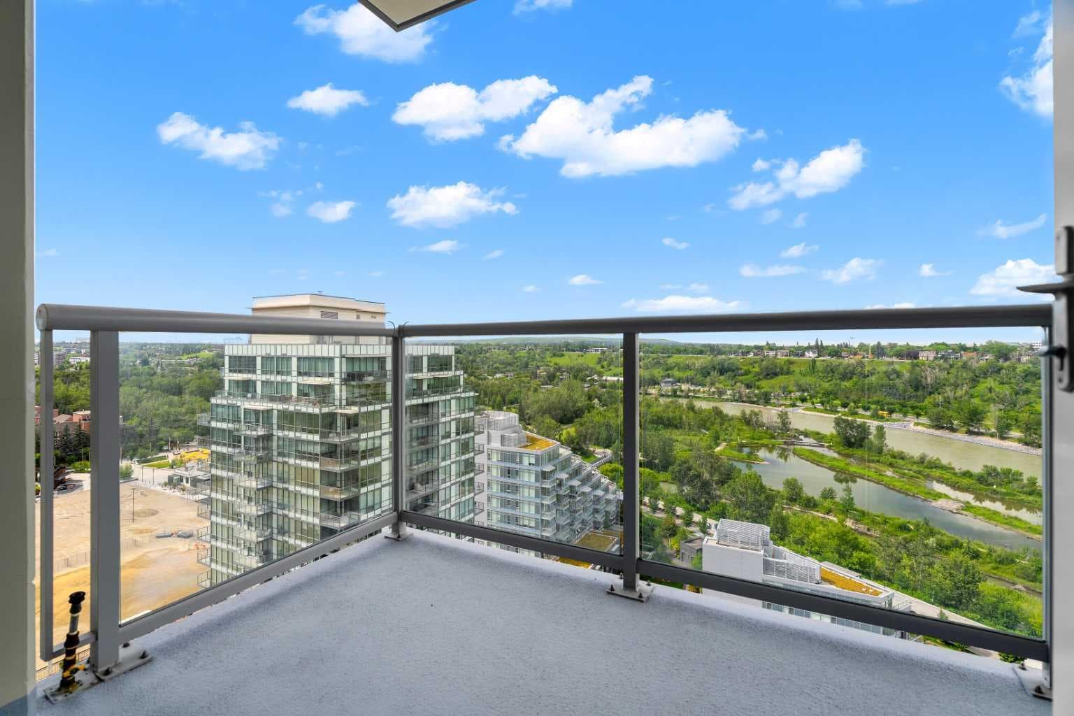 1712, 222 Riverfront Avenue SW