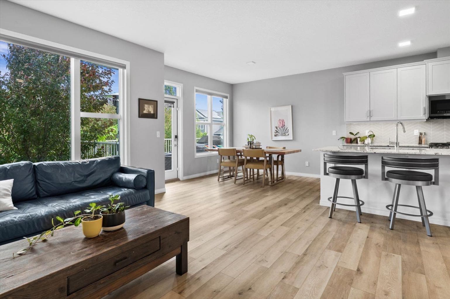 58 Crestbrook Drive SW