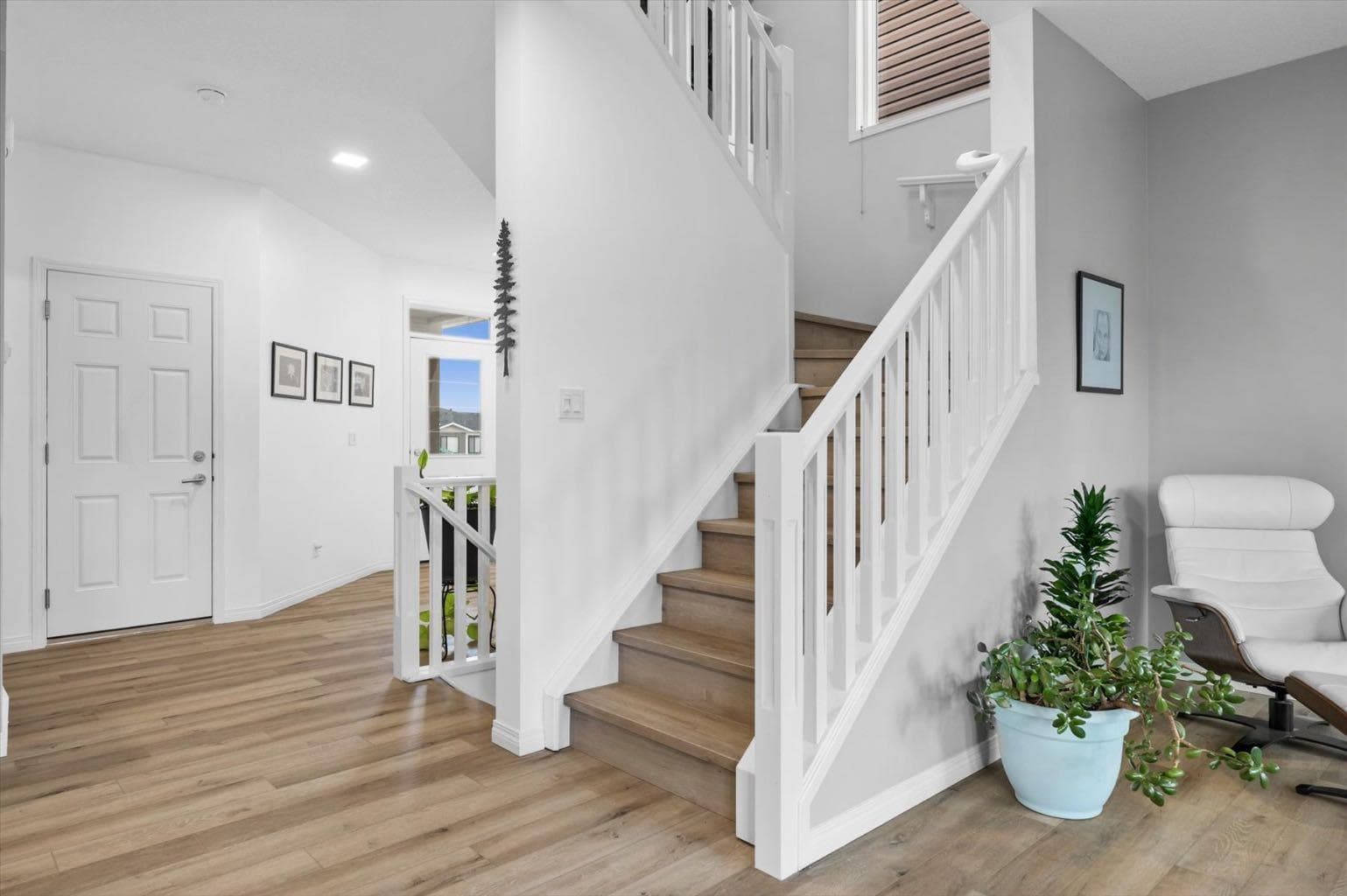 58 Crestbrook Drive SW