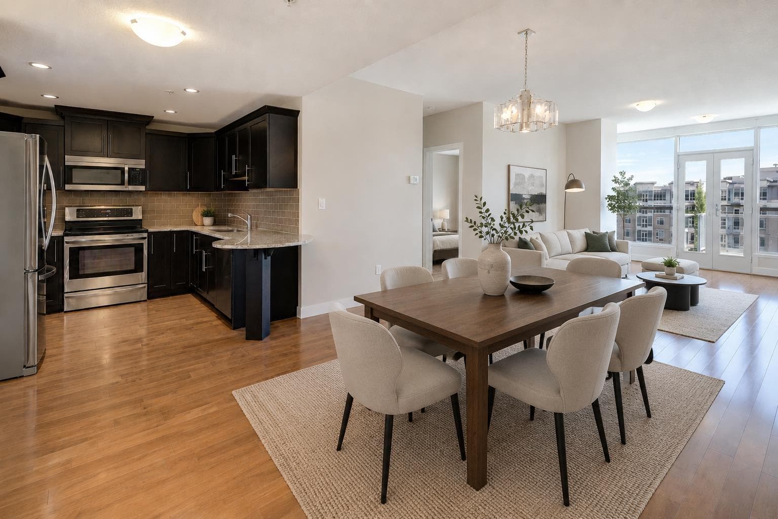 810, 16 Varsity Estates Circle NW