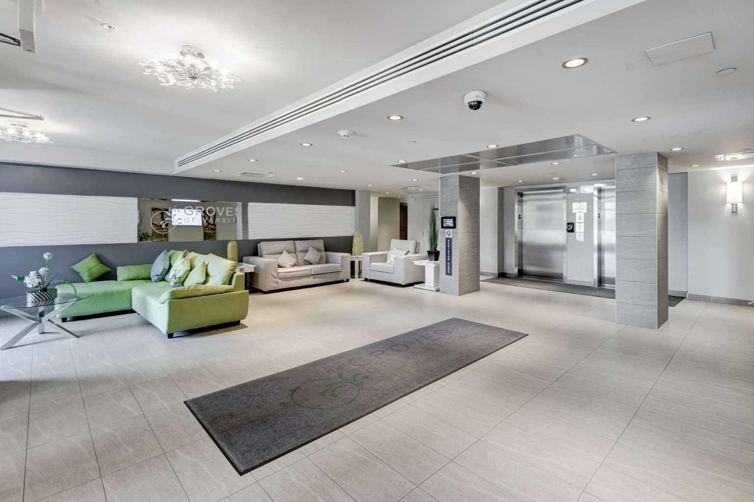 810, 16 Varsity Estates Circle NW