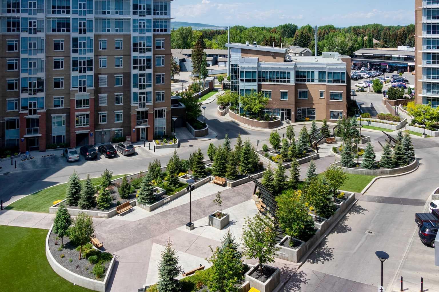 810, 16 Varsity Estates Circle NW