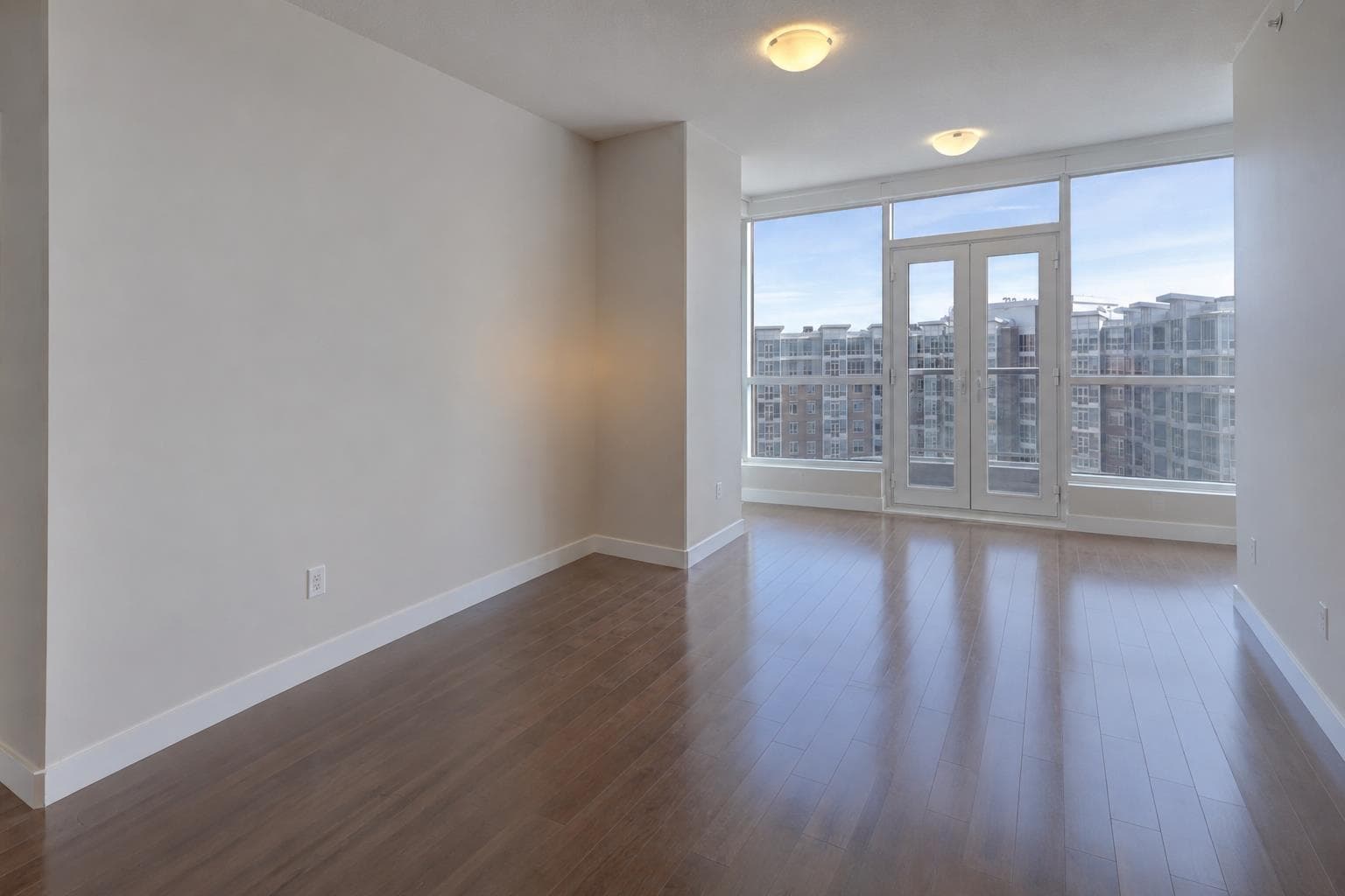 810, 16 Varsity Estates Circle NW