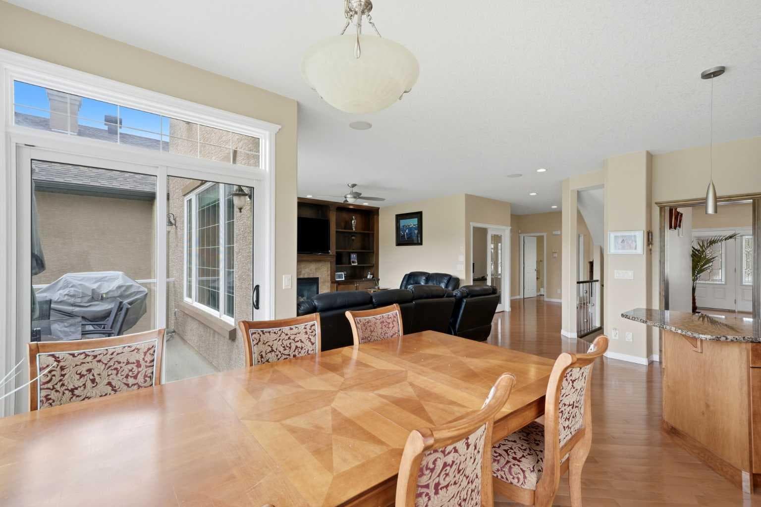 106 Panatella Crescent NW