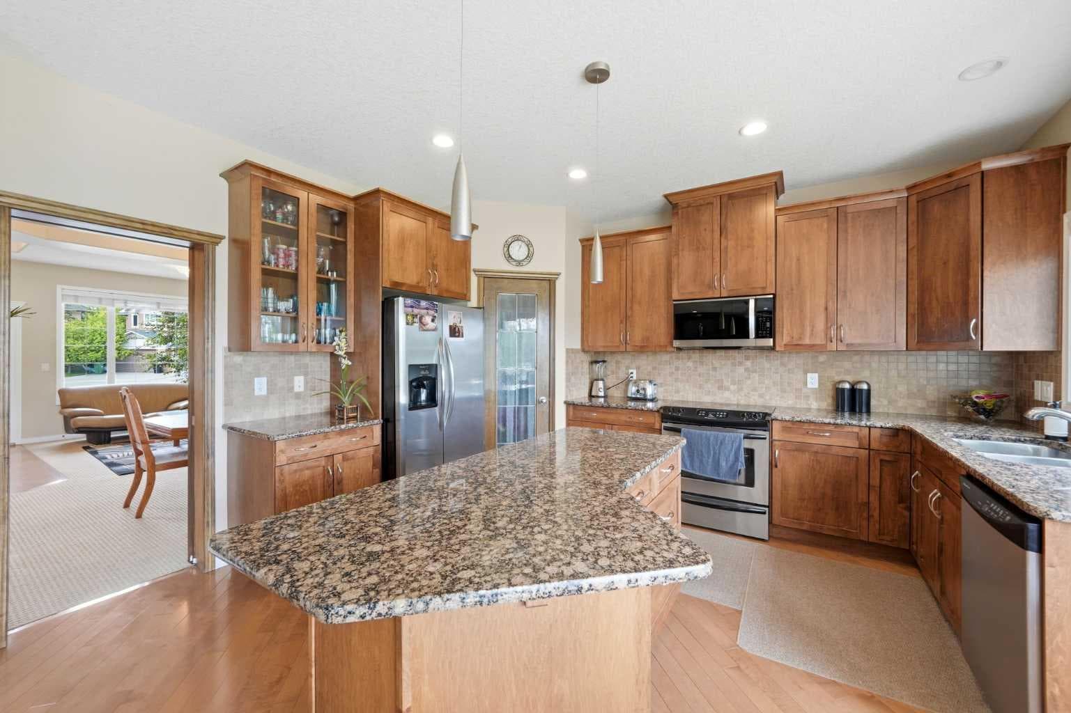 106 Panatella Crescent NW