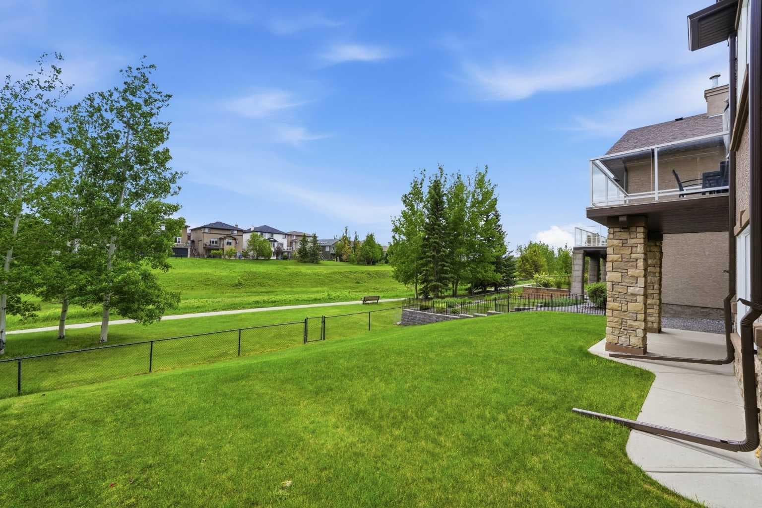 106 Panatella Crescent NW