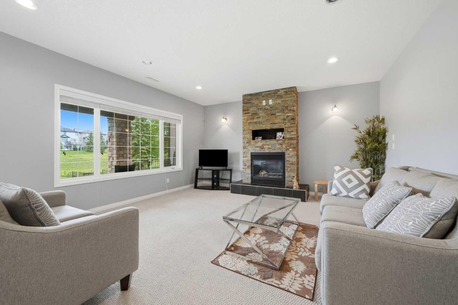 106 Panatella Crescent NW