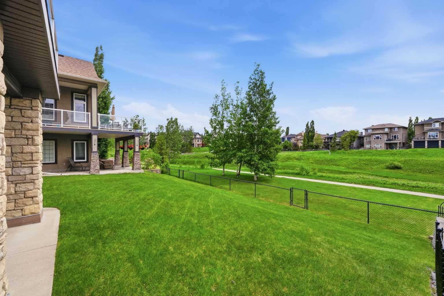 106 Panatella Crescent NW