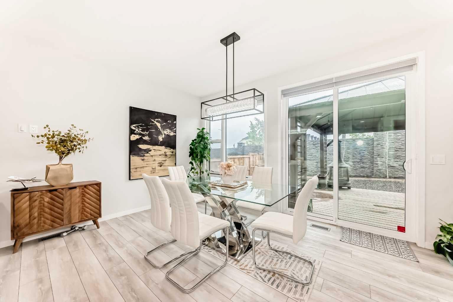 305 Edith Road NW