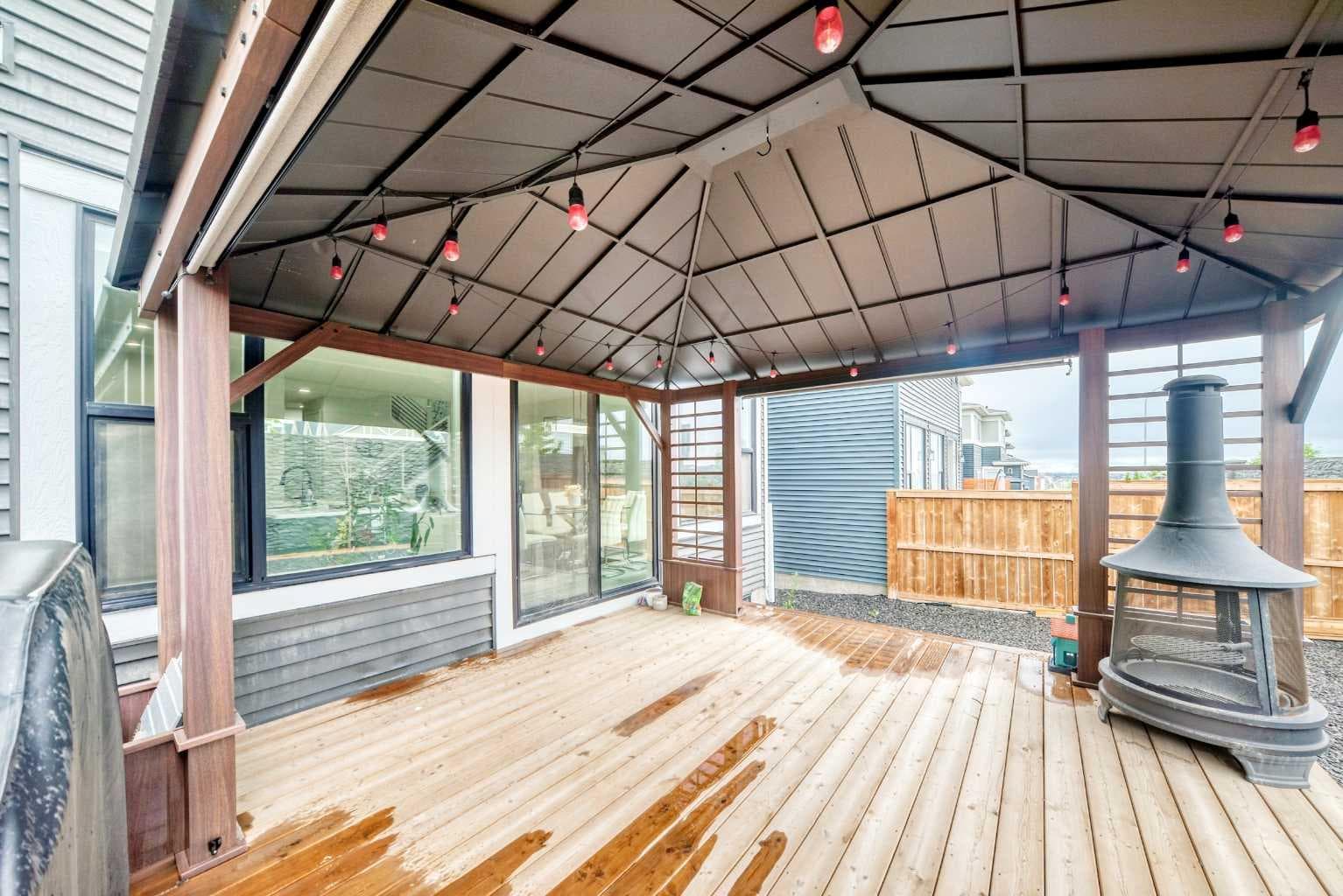 305 Edith Road NW
