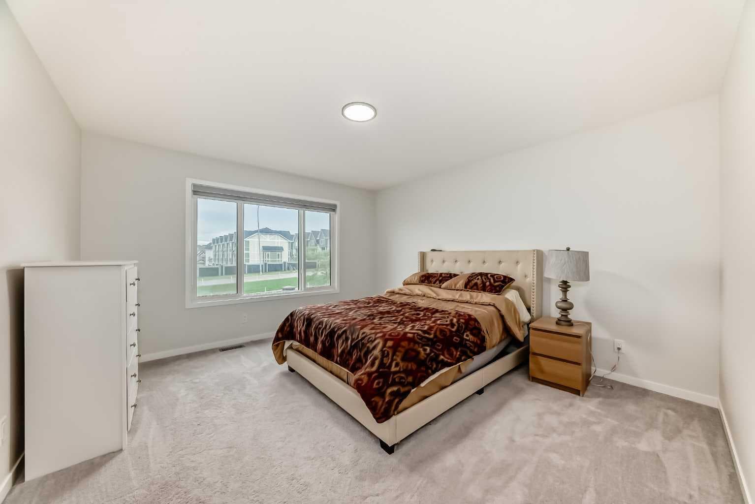 305 Edith Road NW