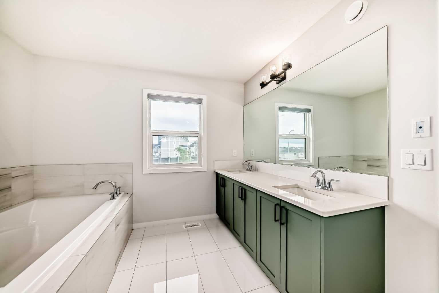 305 Edith Road NW