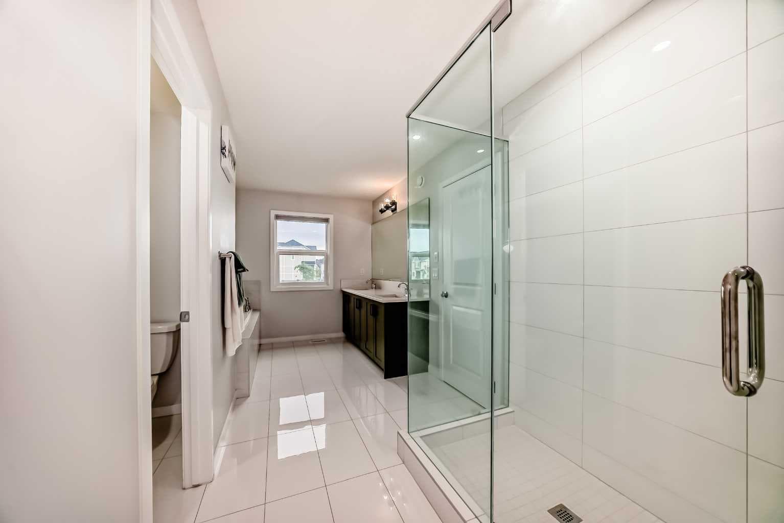 305 Edith Road NW