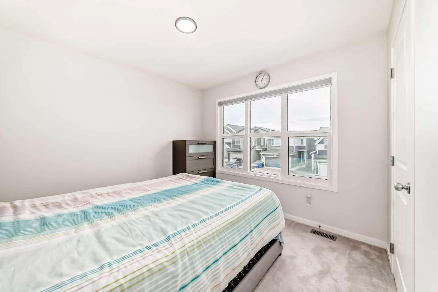 305 Edith Road NW