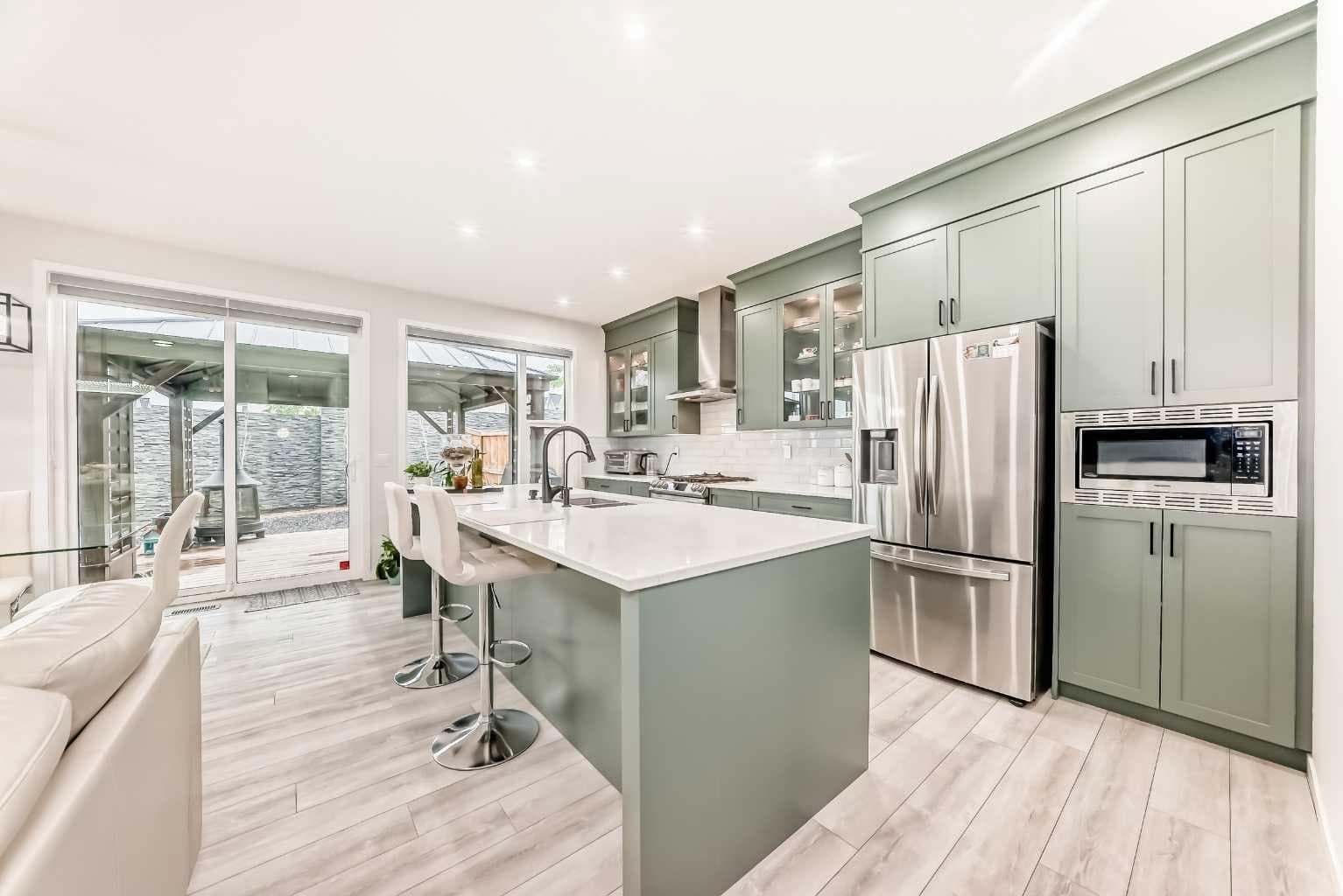305 Edith Road NW