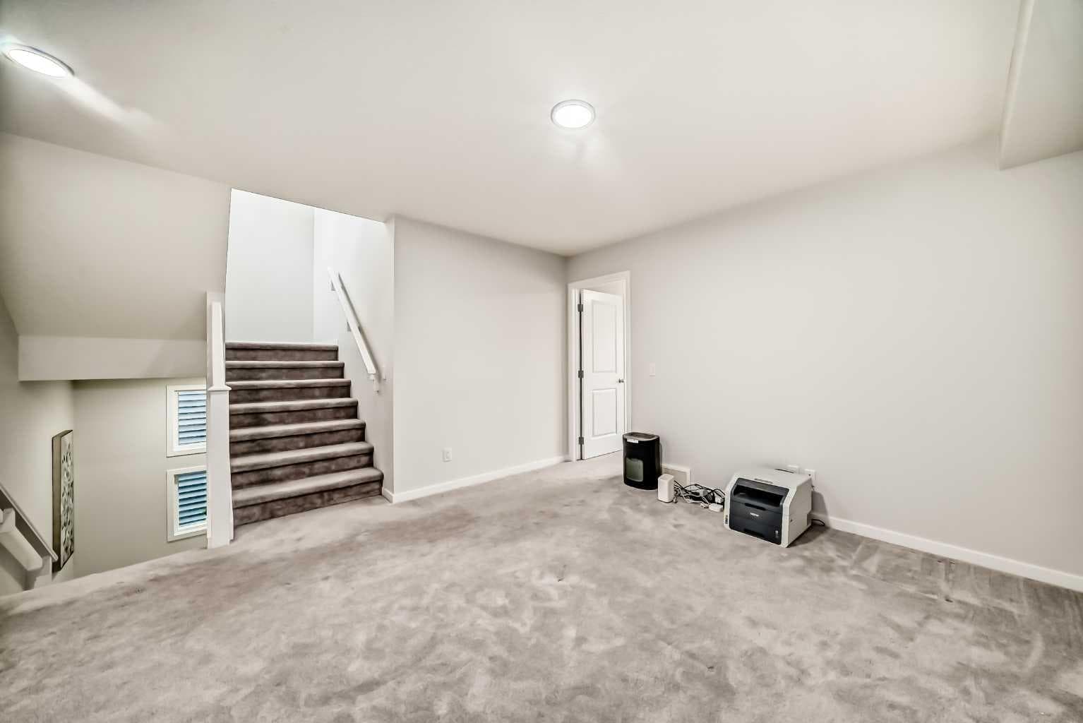 305 Edith Road NW