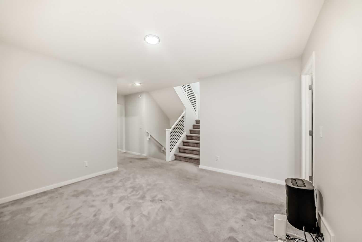 305 Edith Road NW