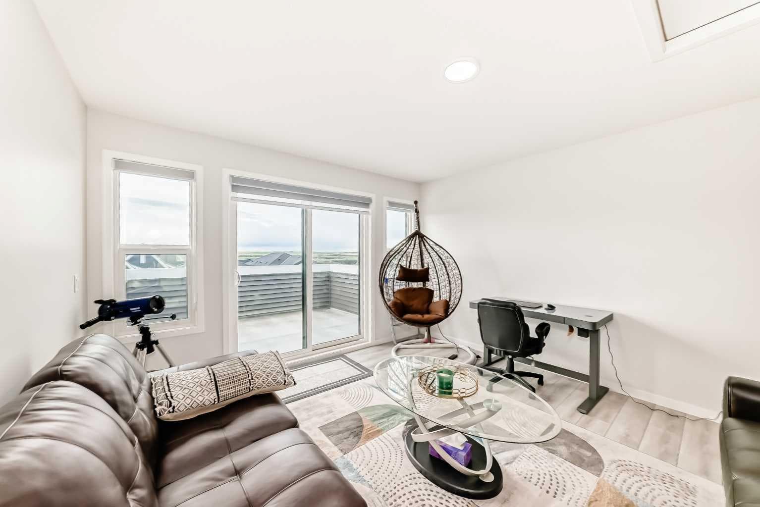 305 Edith Road NW