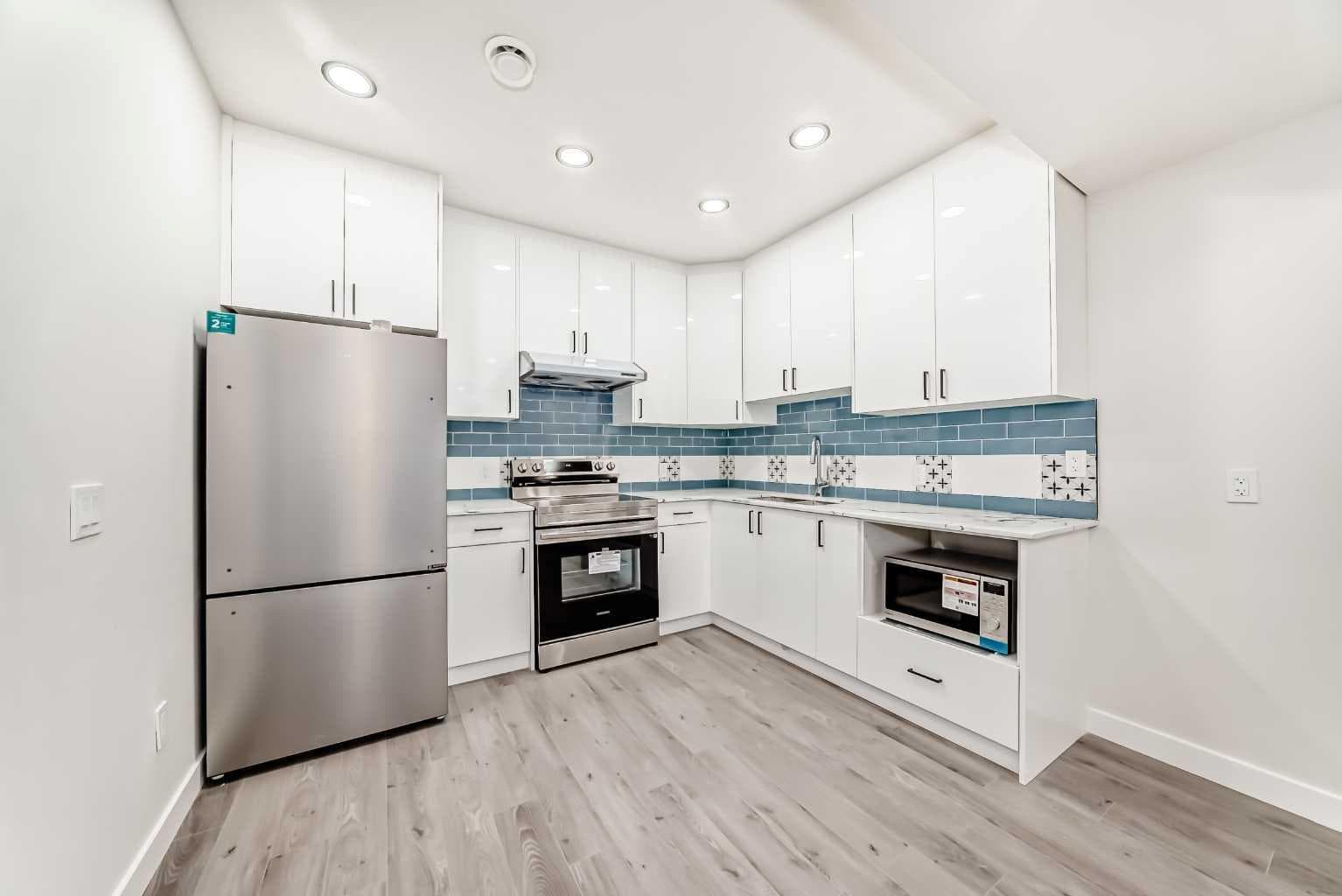 305 Edith Road NW