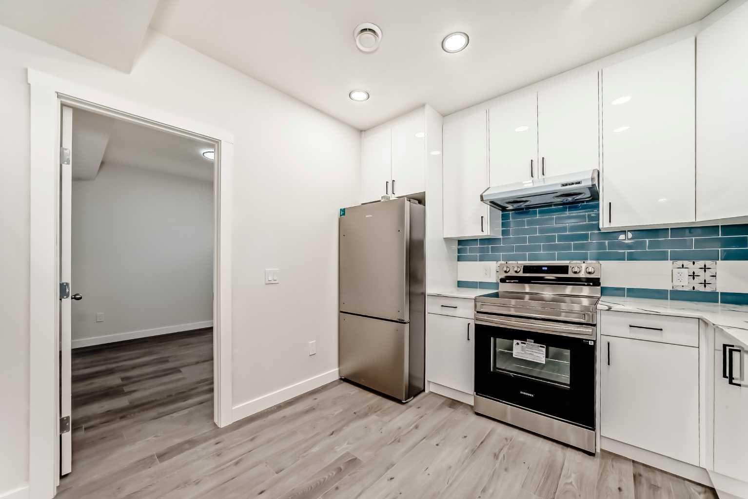 305 Edith Road NW