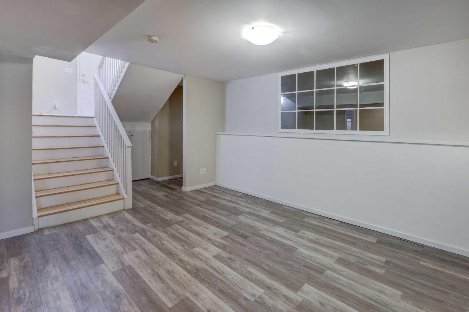 7 Canoe Close 