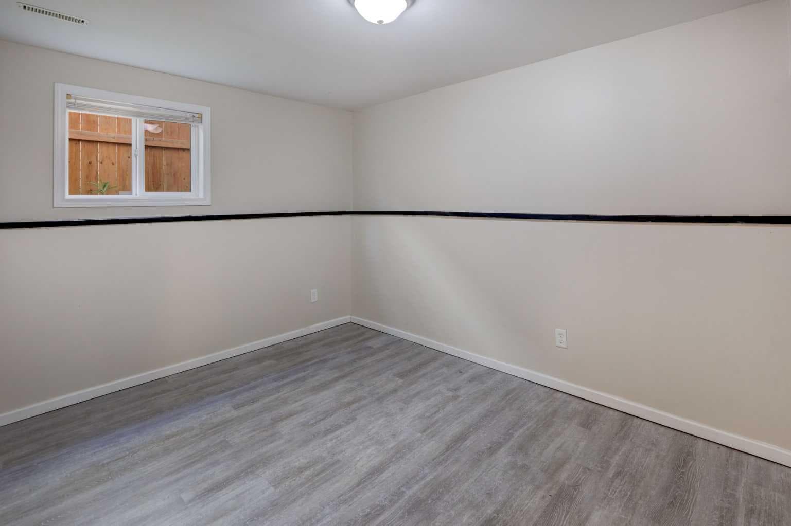 7 Canoe Close 