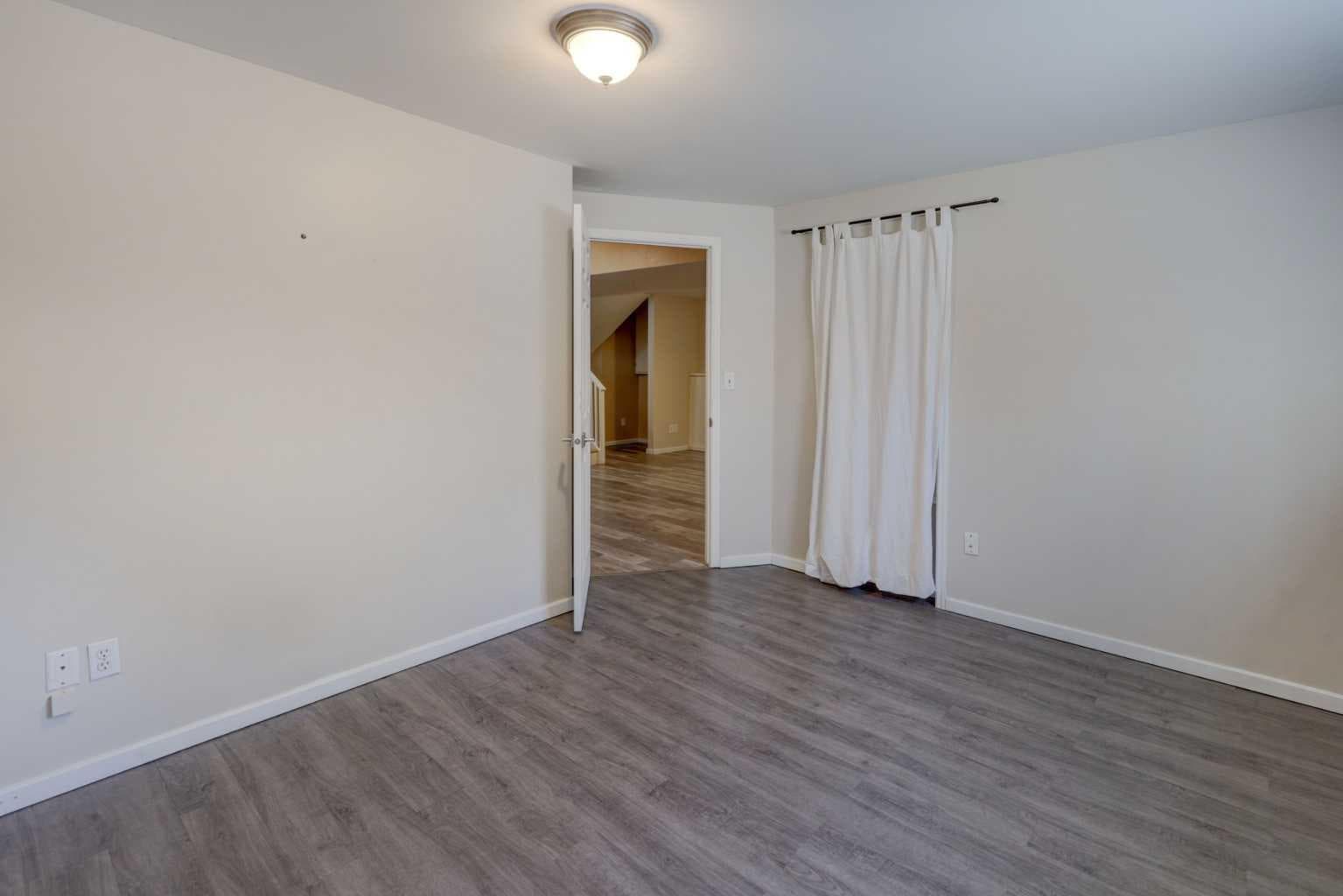 7 Canoe Close 