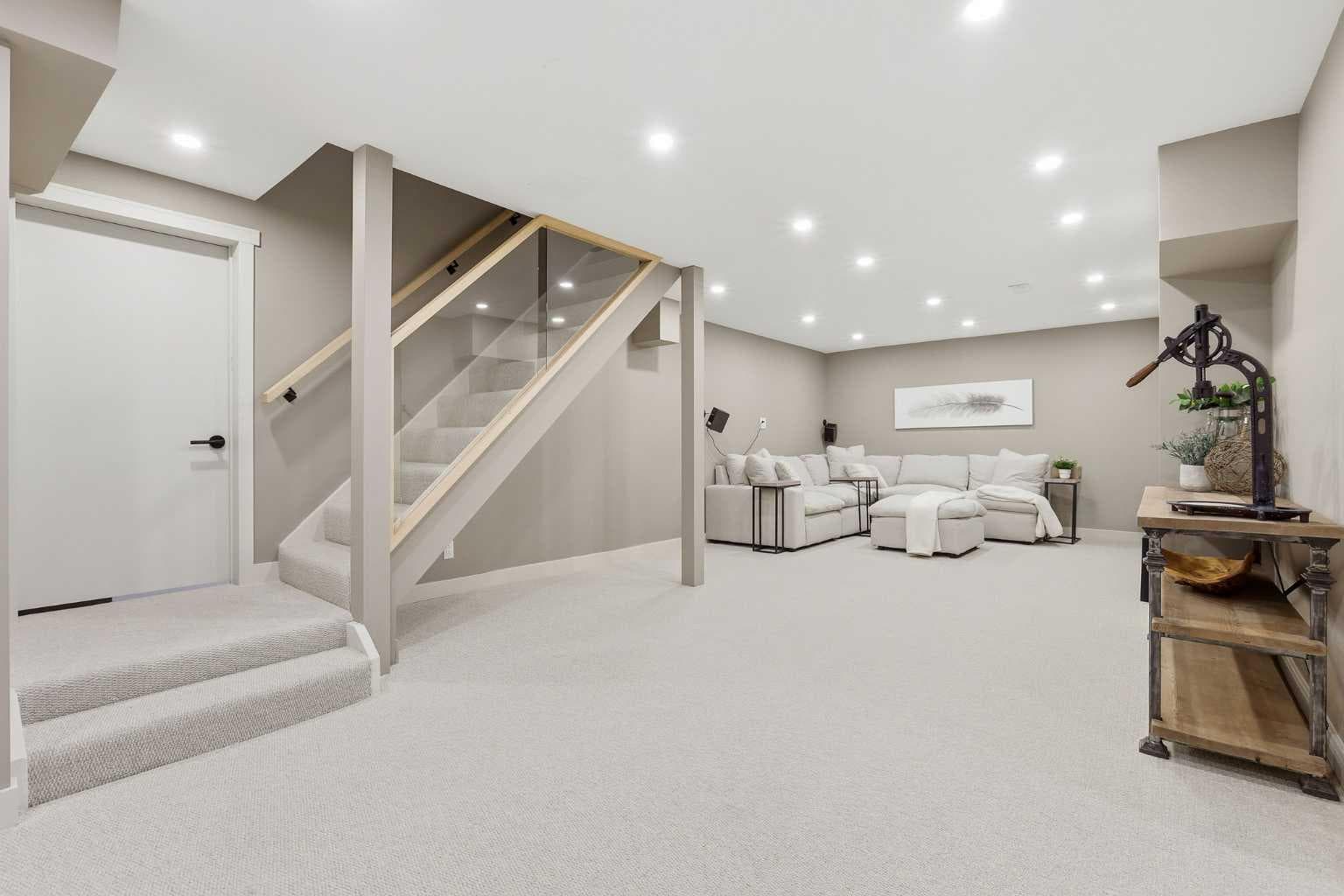 349 Capri Avenue NW